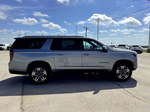Sterling Gray Metallic 2025 Chevrolet Suburban Z71