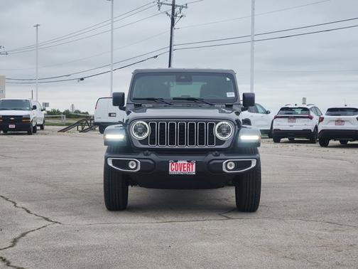 Granite Crystal Metallic Clearcoat 2025 Jeep Wrangler Sahara