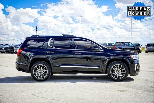 2022 GMC Acadia Denali