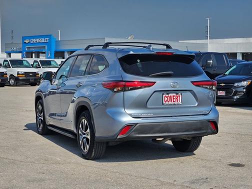 Silver 2020 Toyota Highlander XLE