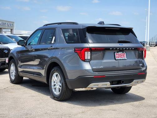 Carbonized Gray Metallic 2026 Ford Explorer Active