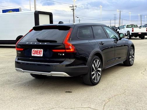 2021 Volvo V90 Cross Country T6 AWD