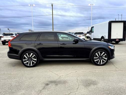 2021 Volvo V90 Cross Country T6 AWD