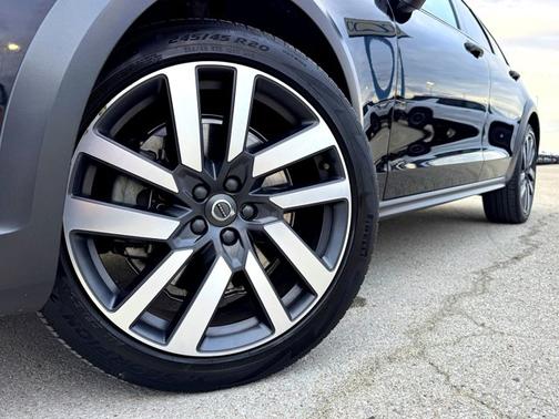 2021 Volvo V90 Cross Country T6 AWD
