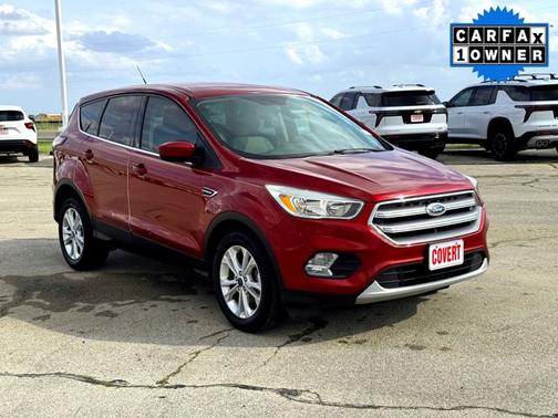 Red 2017 Ford Escape SE