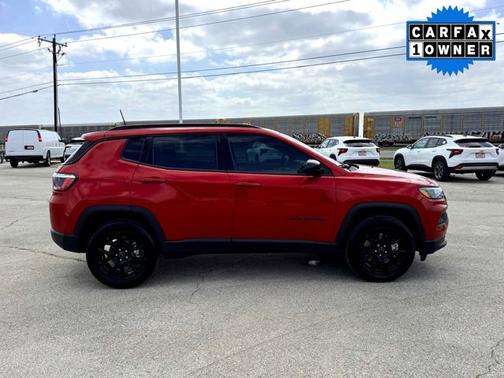 Red Hot Pearlcoat 2026 Jeep Compass Latitude Altitude