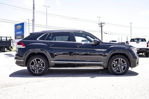 2022 Volkswagen Atlas Cross Sport 3.6L V6 SEL R-Line