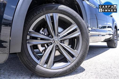 2022 Volkswagen Atlas Cross Sport 3.6L V6 SEL R-Line