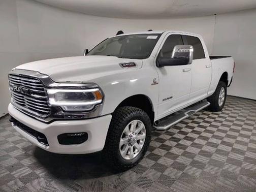 Bright White Clearcoat 2023 RAM 2500 Laramie