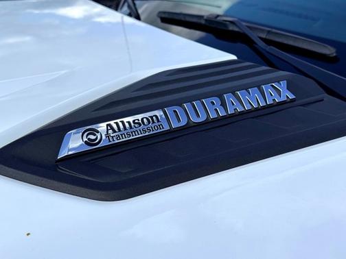 Summit White 2024 Chevrolet Silverado 2500 LTZ