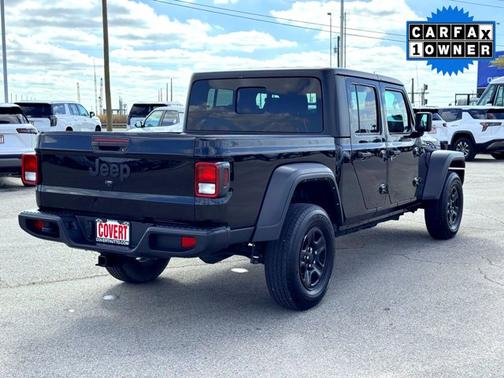 2022 Jeep Gladiator Sport