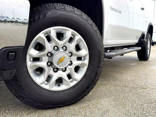 Summit White 2024 Chevrolet Silverado 2500 LTZ