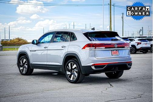 2025 Volkswagen Atlas Cross Sport 2.0T SE w/Technology