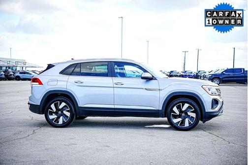 2025 Volkswagen Atlas Cross Sport 2.0T SE w/Technology