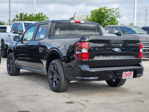Shadow Black 2026 Ford Maverick Lobo Standard