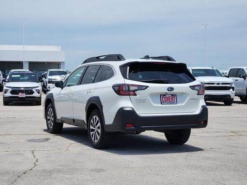 Crystal White Pearl 2024 Subaru Outback Premium