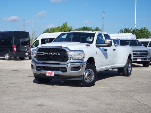Bright White Clearcoat 2024 RAM 3500 Tradesman