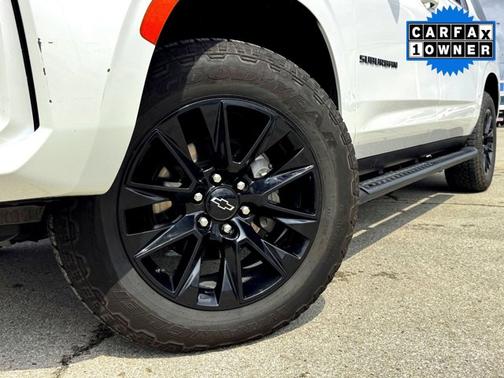 Iridescent Pearl Tricoat 2022 Chevrolet Suburban Z71