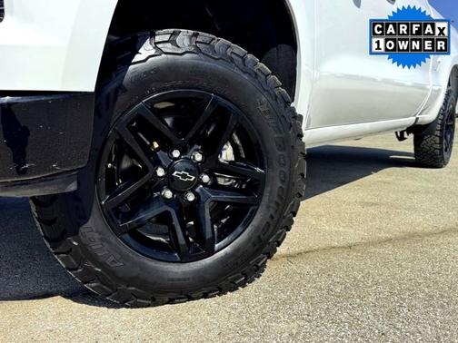 2023 Chevrolet Silverado 1500 Custom Trail Boss