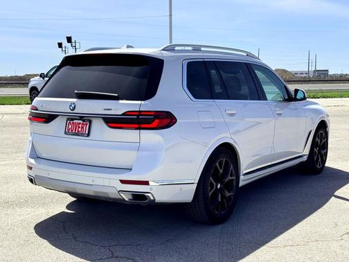 2026 BMW X7 xDrive40i