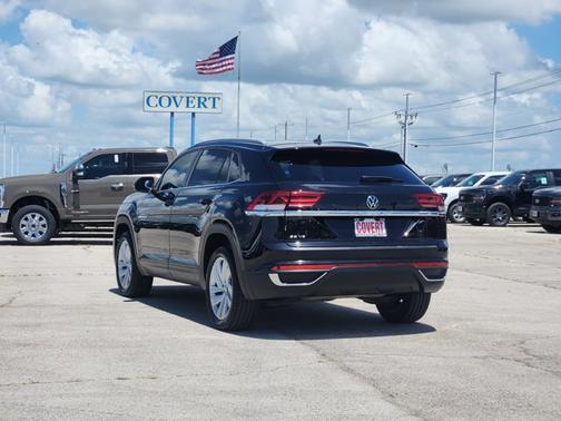 Black 2021 Volkswagen Atlas Cross Sport 3.6L V6 SE w/Technology