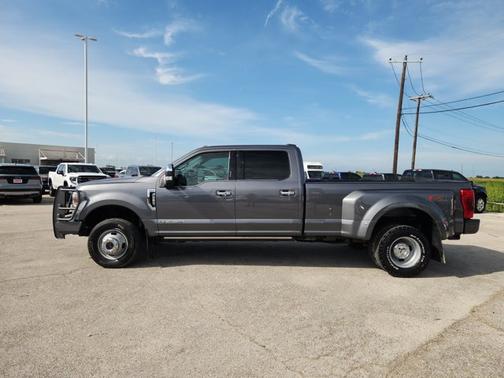2022 Ford F-350 Platinum