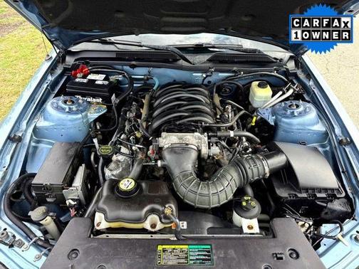 2005 Ford Mustang GT Premium