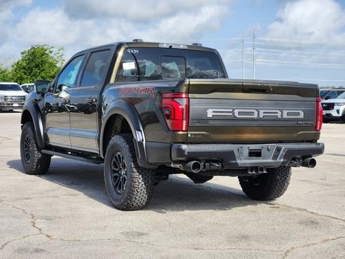 Shelter Green 2026 Ford F-150 Raptor