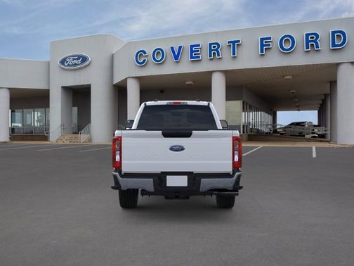 Oxford White 2026 Ford F-250 XLT