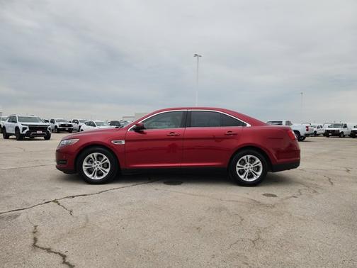 Red 2017 Ford Taurus SEL