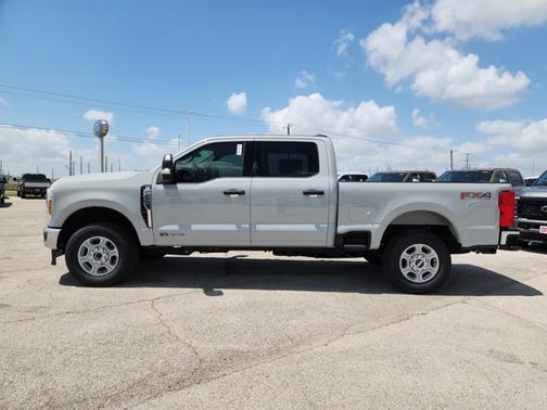 Avalanche 2026 Ford F-250 XLT