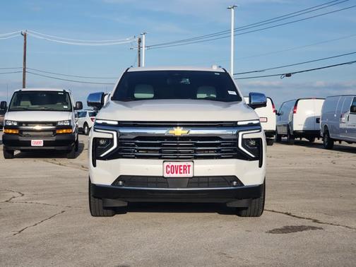 Iridescent Pearl Tricoat 2025 Chevrolet Suburban Premier