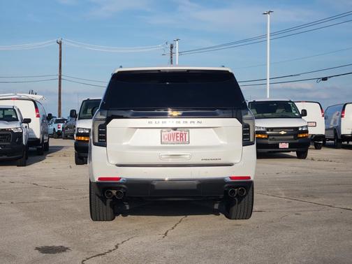 Iridescent Pearl Tricoat 2025 Chevrolet Suburban Premier