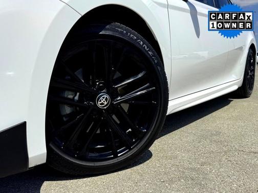 White 2025 Toyota Camry SE