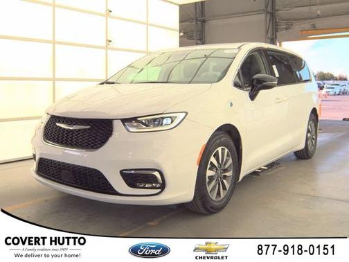 2024 Chrysler Pacifica Hybrid Select