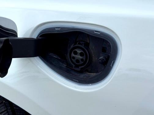 Bright White Clearcoat 2024 Chrysler Pacifica Hybrid Select