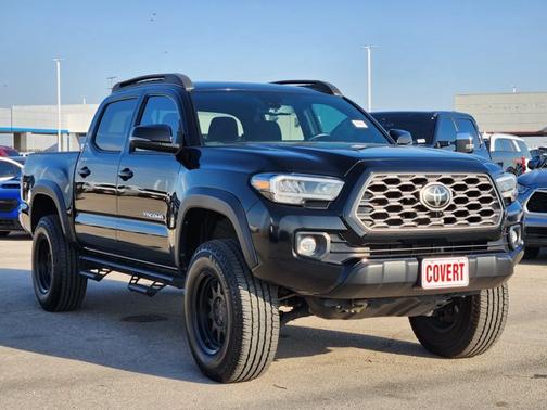 2022 Toyota Tacoma Base