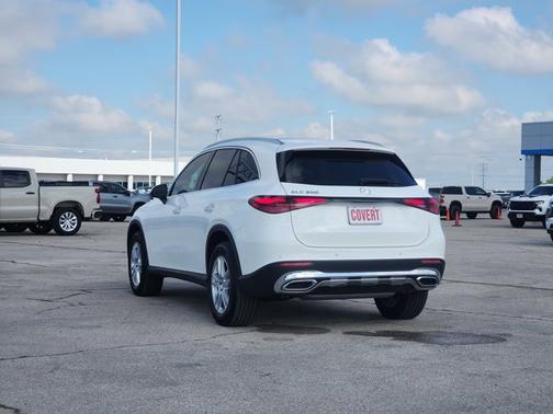 2025 Mercedes-Benz GLC 300 Base