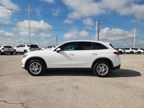 2025 Mercedes-Benz GLC 300 Base