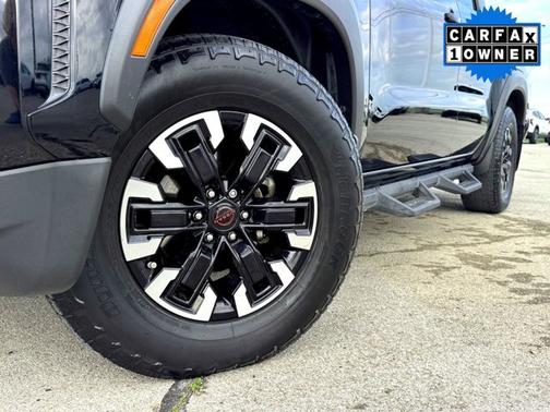 Super Black 2022 Nissan Frontier PRO-X