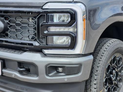 Carbonized Gray Metallic 2027 Ford F-250 LARIAT