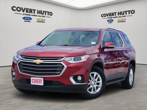 Cajun Red Tintcoat 2019 Chevrolet Traverse LT Cloth