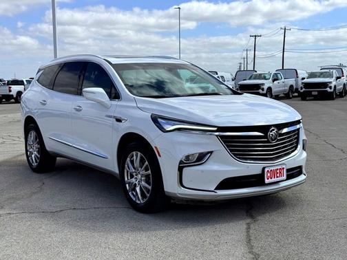 2022 Buick Enclave Essence