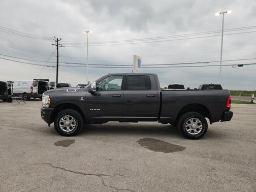 Granite Crystal Metallic Clearcoat 2024 RAM 2500 Laramie