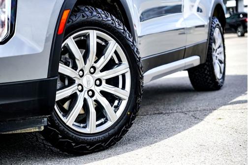 2023 Cadillac XT4 AWD Premium Luxury
