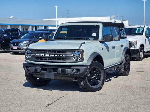 Gray 2024 Ford Bronco Black Diamond