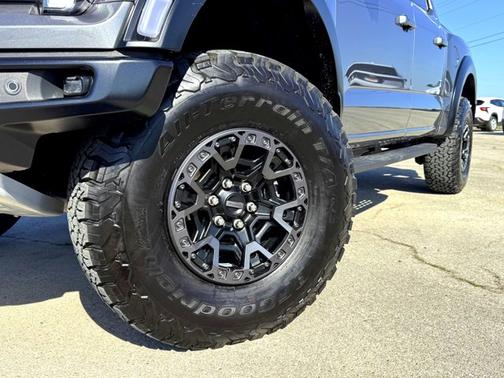 CARBONIZED GRAY 2025 Ford F-150 Raptor