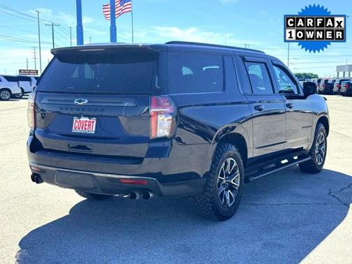 Midnight Blue Metallic 2022 Chevrolet Suburban Z71