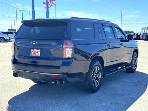 Midnight Blue Metallic 2022 Chevrolet Suburban Z71
