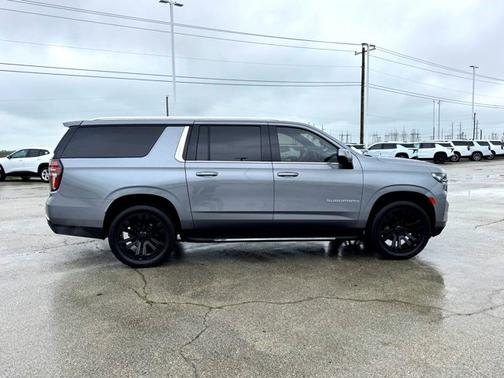 Satin Steel Metallic 2022 Chevrolet Suburban LT